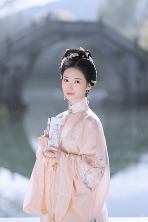 草莓网站在线观看